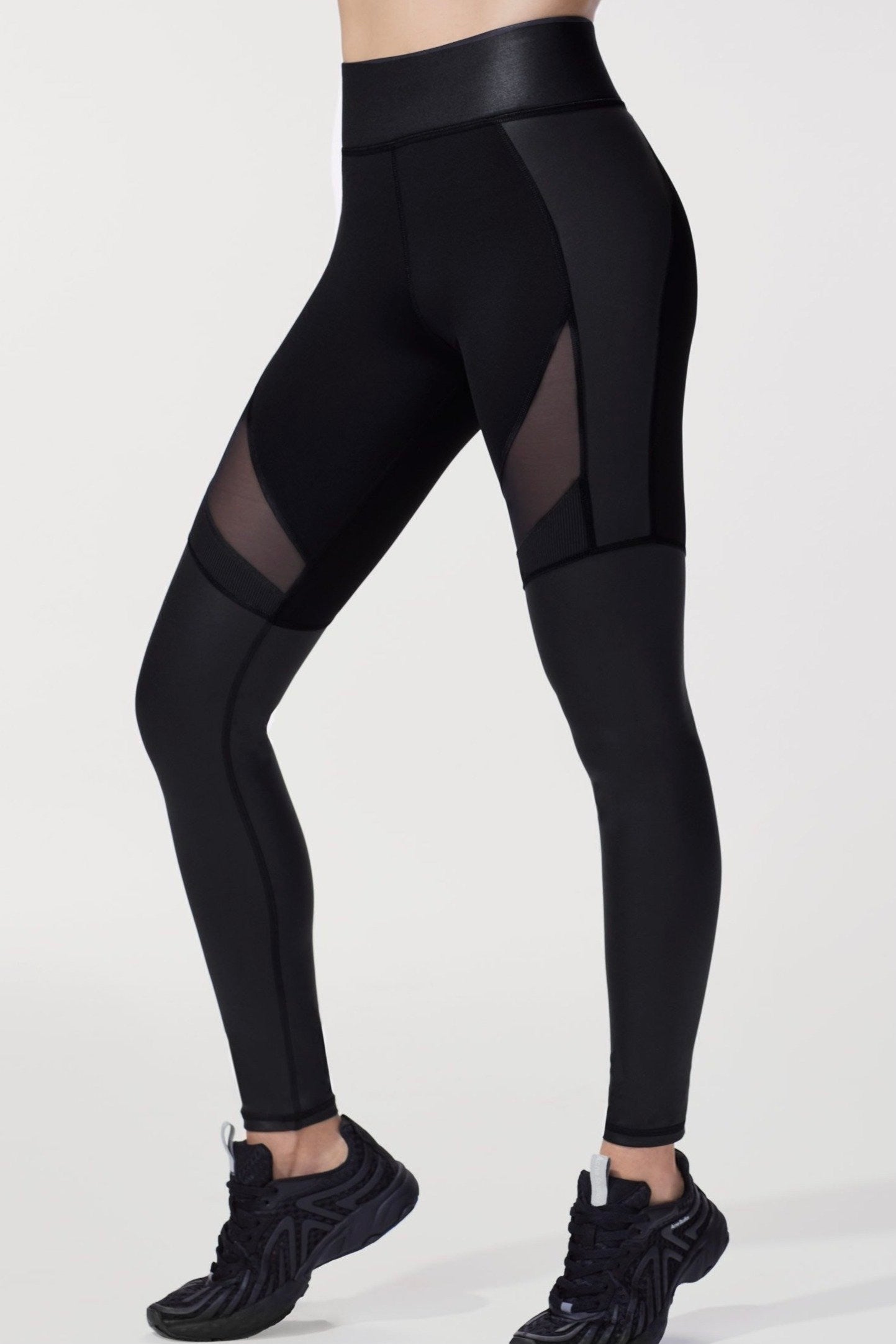 What are black mesh paneled workout leggings? - Quora